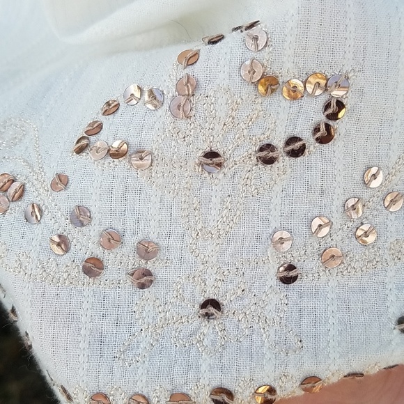 NWT Aeropostale cream halter top with sequence - Picture 2 of 6